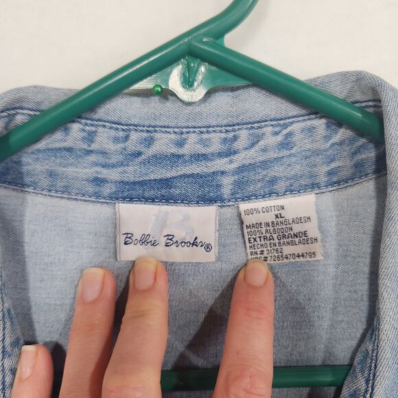 Vintage Christmas Denim Shirt Embroidered Redbirds Cardinals Long Sleeve Jean XL - Picture 2 of 15